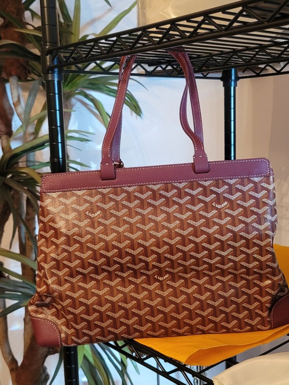 **Burgundy (maroon red) beauty! Stunning fashion bag tote. No brand. Never used.